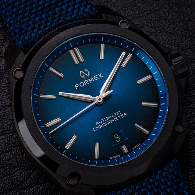 Relógio Formex ESSENCE Leggera FortyOne Automático Chronometer Electric Blue 41mm 0331.4.6339.820